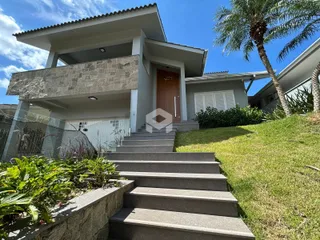 Casa com 4 dormitórios, foto 1