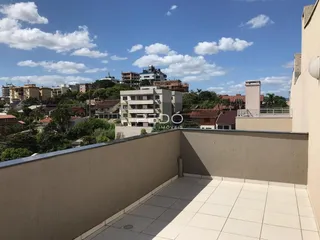 Vista de um terraço com piso de cerâmica em Lajeado, Brasil.