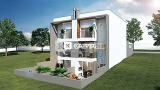 Fachada de uma casa moderna com terraço e jardim em Lajeado, Brasil.