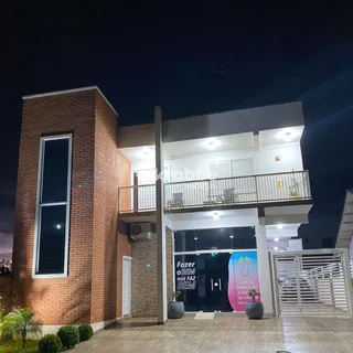 Casa com 4 dormitórios, foto 1
