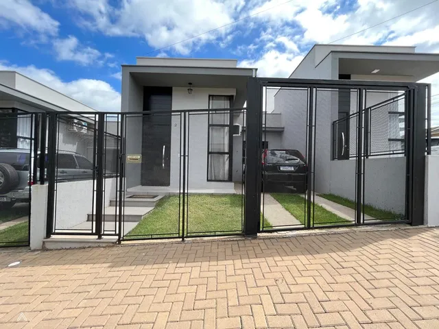 Casa geminada com 2 dormitórios