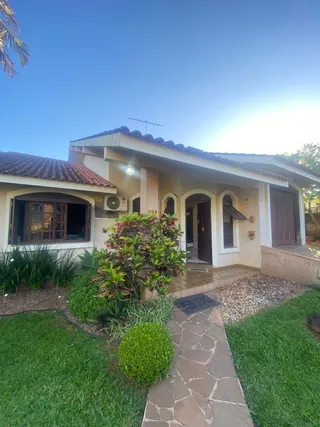 Casa com 4 dormitórios, foto 1