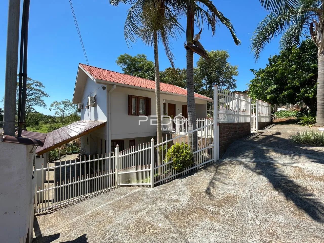 Casa com 5 dormitórios, foto 1