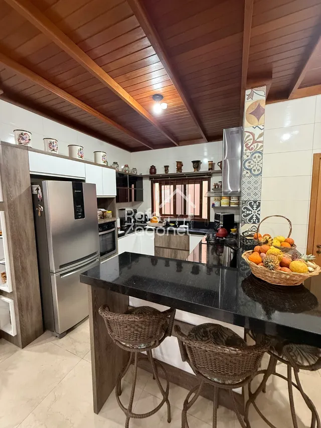Casa com 4 dormitórios, foto 4