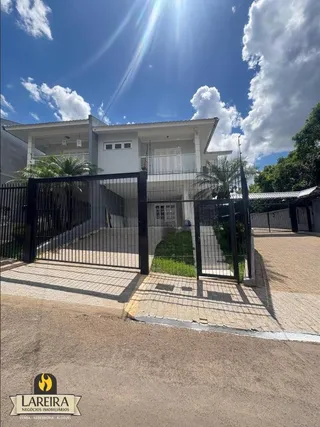 Sobrado com 4 dormitórios