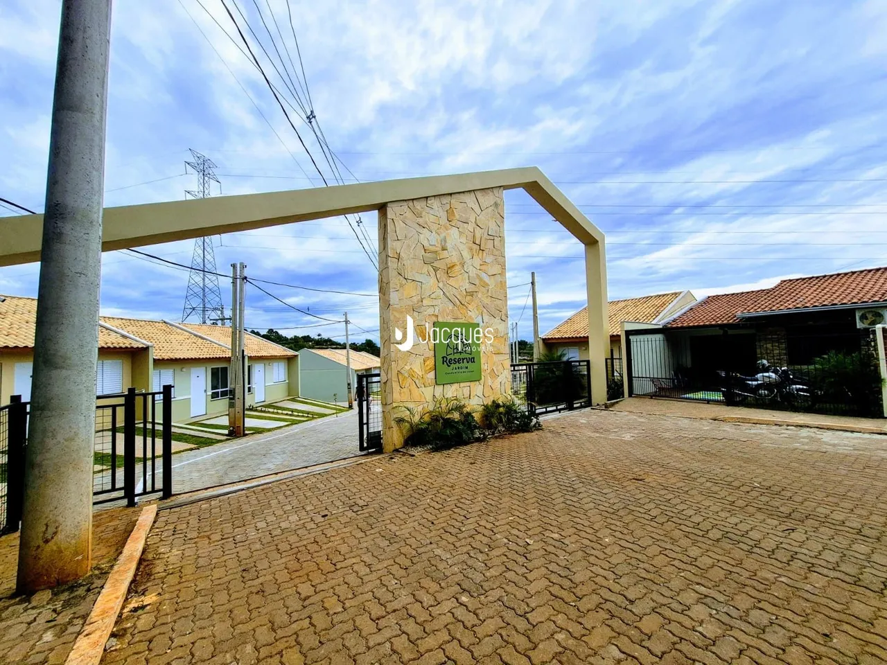 Casa geminada com 2 dormitórios, foto 1