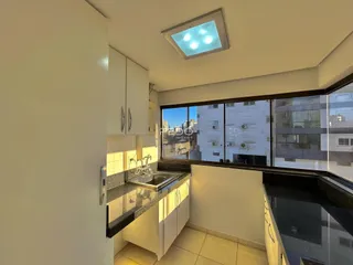 Vista da cozinha de um imóvel em Lajeado, Brasil.