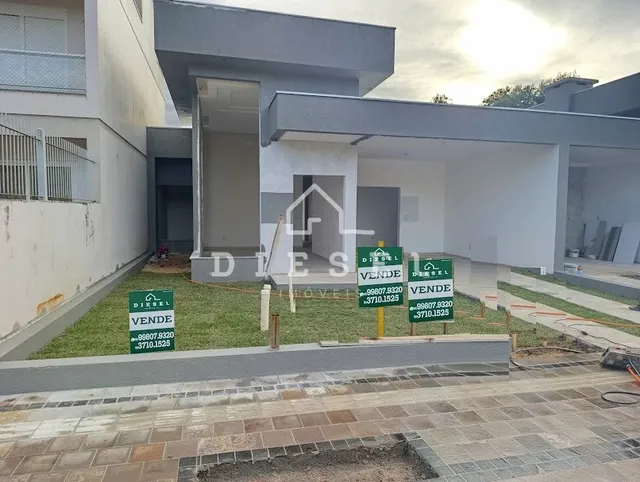 Casa geminada com 3 dormitórios