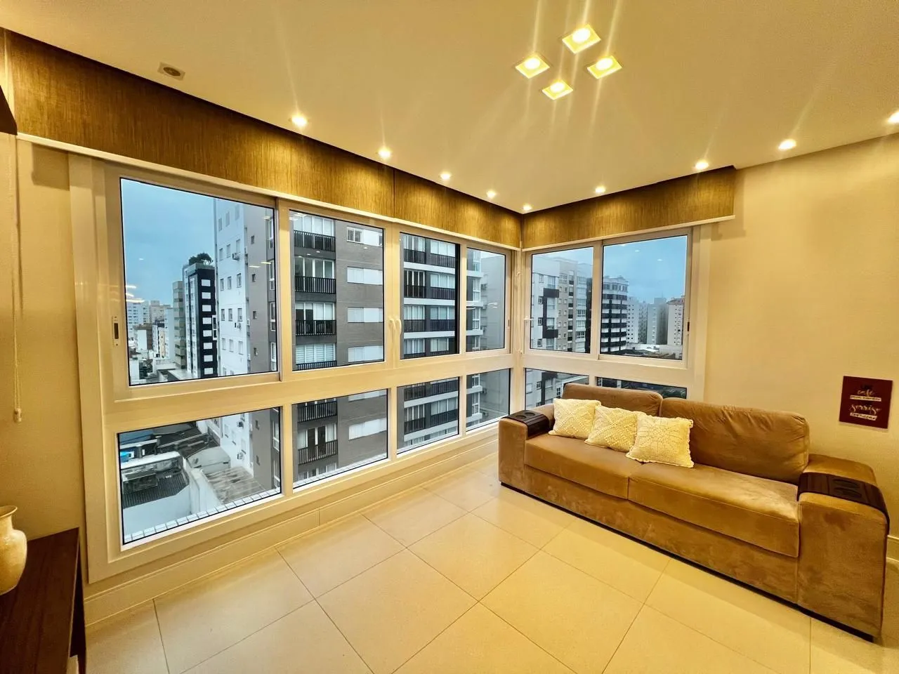 Apartamento com 2 dormitórios, foto 1