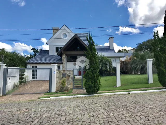 Casa com 4 dormitórios
