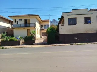 Casa com 4 dormitórios, foto 1