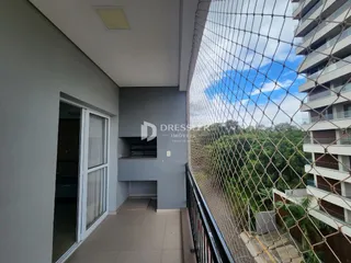 Vista da varanda de um imóvel em Lajeado, Brasil, com vista para a vegetação.