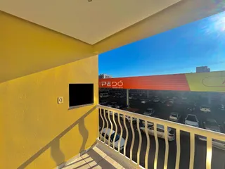 Vista da fachada de uma residência em Lajeado, Brasil, com vista para a rua.