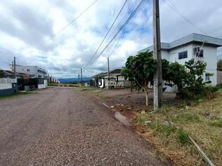 Vista da rua de acesso a uma propriedade residencial em Lajeado.