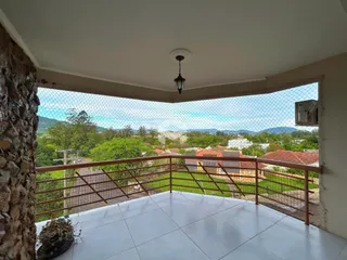 Vista panorâmica da paisagem de Lajeado vista de uma varanda.