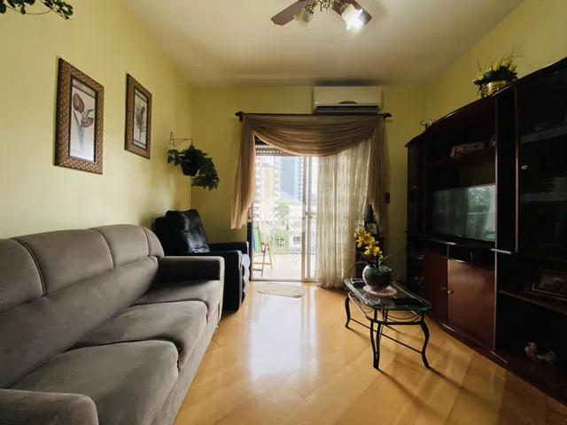 Foto da sala de estar de um imóvel em Lajeado, Brasil, mostrando o ambiente interno.