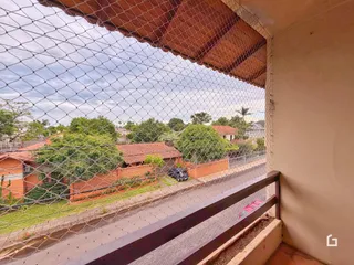 Vista externa de uma propriedade em Lajeado, Brasil, com cerca e paisagem.