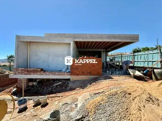Foto da fachada de uma construção em andamento em Lajeado, Brasil.
