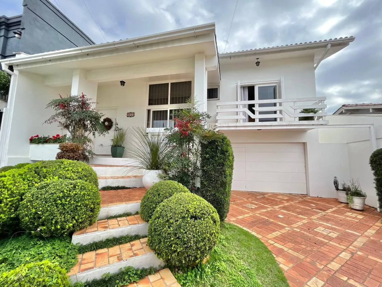 Casa com 6 dormitórios, foto 1