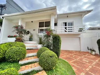 Casa com 6 dormitórios, foto 1