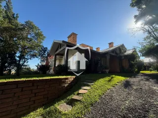 Casa com 4 dormitórios, foto 1