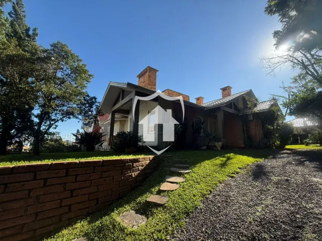 Casa com 4 dormitórios
