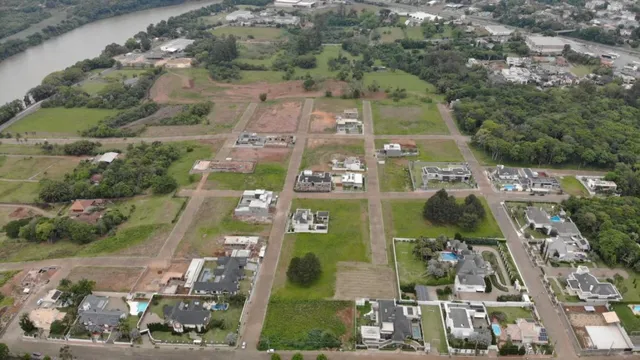 Vista aérea de um terreno aberto em Lajeado, Brasil.
