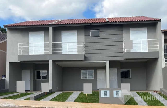 Casa geminada com 2 dormitórios