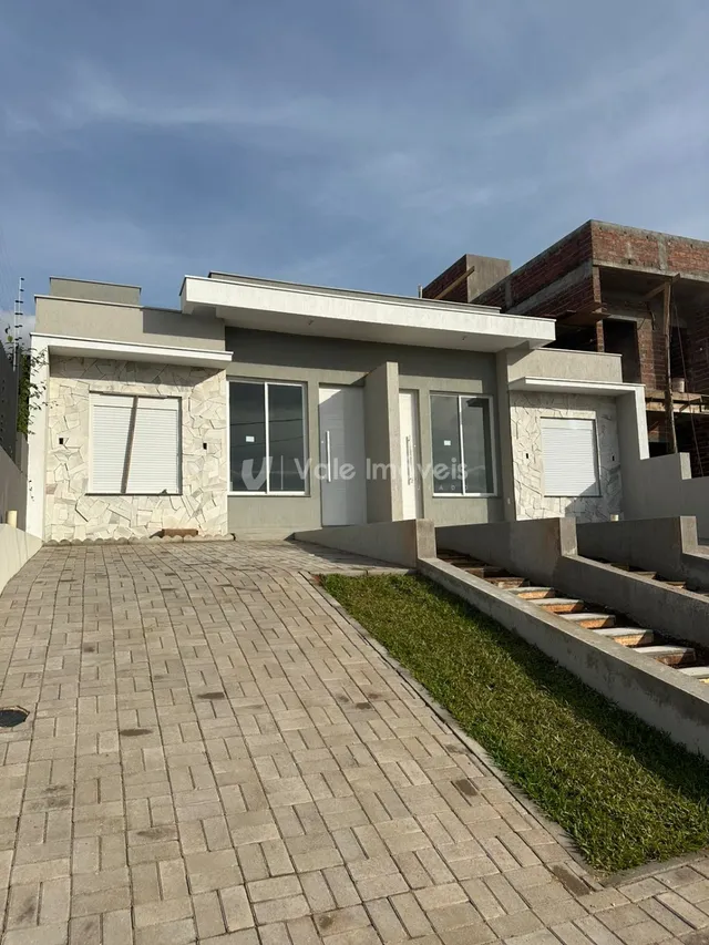 Casa geminada com 2 dormitórios