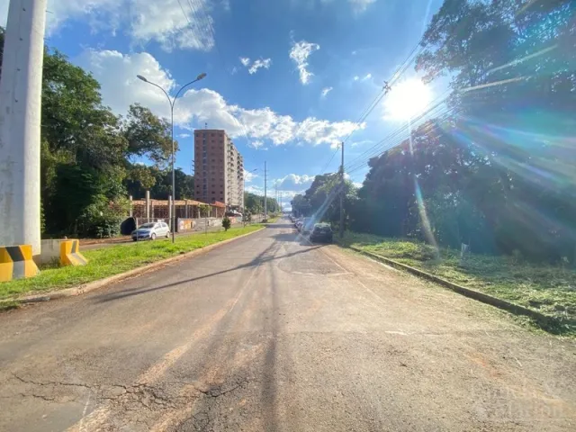 Vista de uma estrada asfaltada em Lajeado, Brasil.