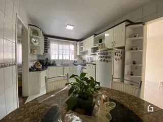 Vista da cozinha de uma propriedade em Lajeado, Brasil.