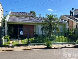 Casa com 4 dormitórios, foto 1
