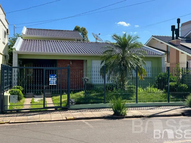 Casa com 4 dormitórios