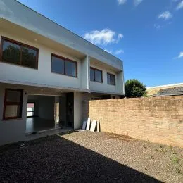 Foto da fachada de uma residência em Lajeado, Brasil.