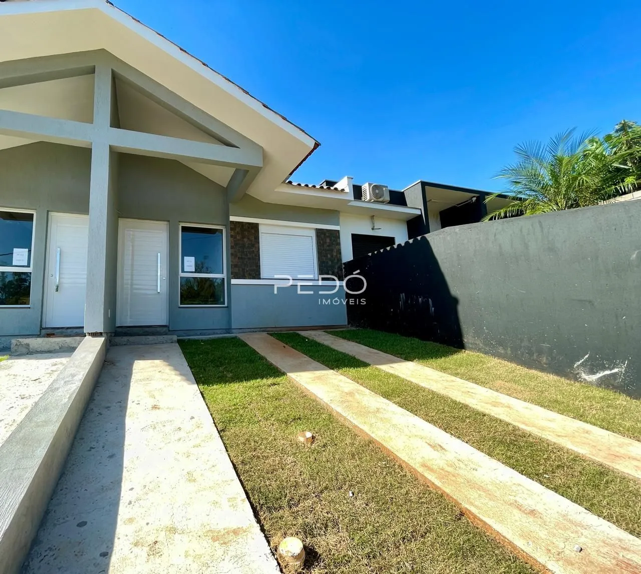 Casa geminada com 2 dormitórios, foto 1