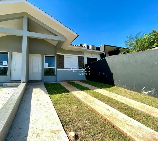 Casa geminada com 2 dormitórios