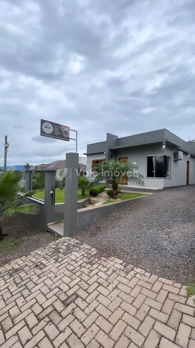 Casa com 1 dormitório