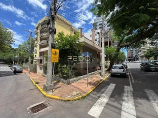 Foto da fachada de um imóvel na rua em Lajeado.