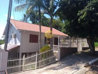 Casa com 5 dormitórios, foto 1