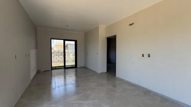 Casa geminada com 2 dormitórios