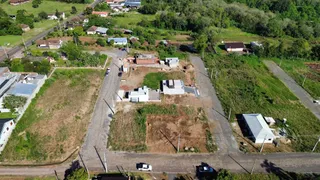 Vista aérea de um terreno em Lajeado, Brasil, mostrando a área externa da propriedade.