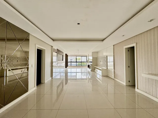 Apartamento com 4 dormitórios
