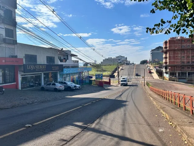Vista externa de uma rua em Lajeado, Brasil.