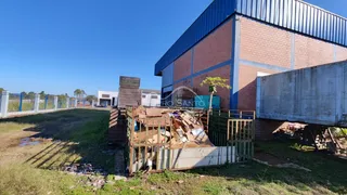 Foto da fachada de um prédio industrial em Lajeado, Brasil.