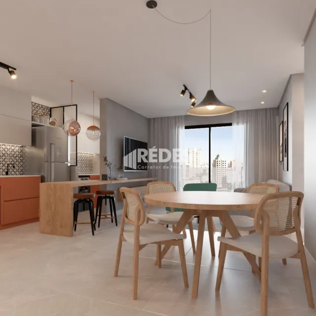 Sala de jantar com mesa de madeira e cadeiras em um ambiente claro.
