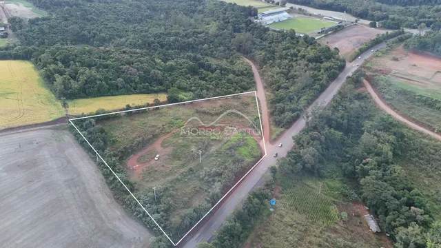 Vista aérea de um terreno rural com limites demarcados em Lajeado.