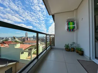 Vista da varanda de um imóvel em Lajeado, Brasil, com vista para a paisagem urbana.