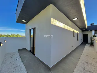 Fachada moderna de uma residência em Lajeado, Brasil.