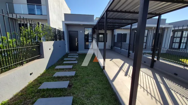 Casa geminada com 2 dormitórios
