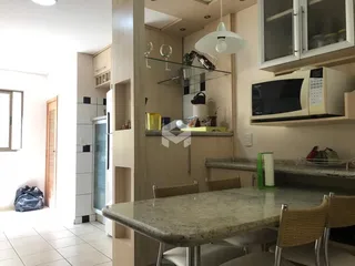Foto da área de cozinha e jantar de um imóvel em Lajeado.